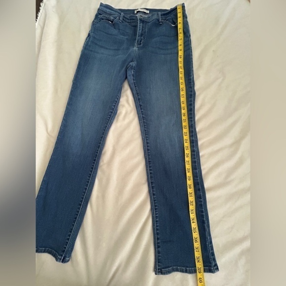 Levi’s Blue Denim Jeans - Picture 9 of 14